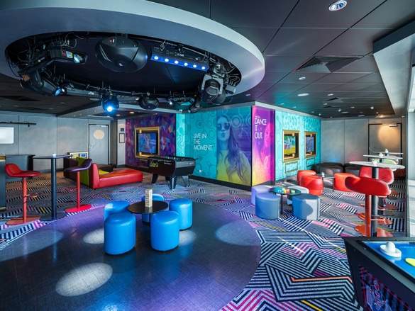 Norwegian Jewel - Entourage.jpg